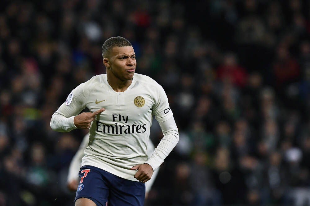 每体：巴萨明年计划补强中卫，关注武什科维奇和库利耶拉基斯